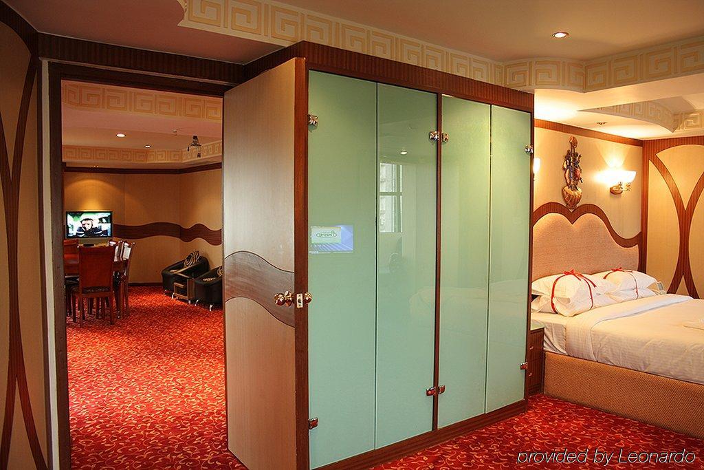 The Checkers Hotel Chennai Exterior foto